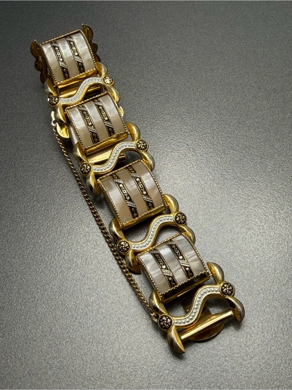 🙈2/$40 Vintage Damascene Mother-of-Pearl Link Bracelet